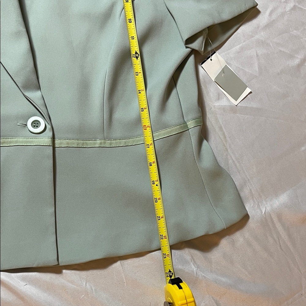 Sage Green Women's Blazer by Cachet NWT - Picture 6 of 7